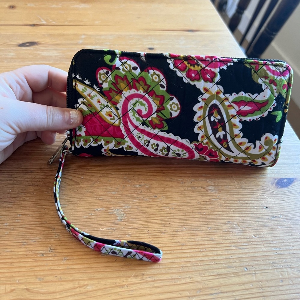 🖤 Black Quilted Paisley Wallet Wristlet – New / Never Used